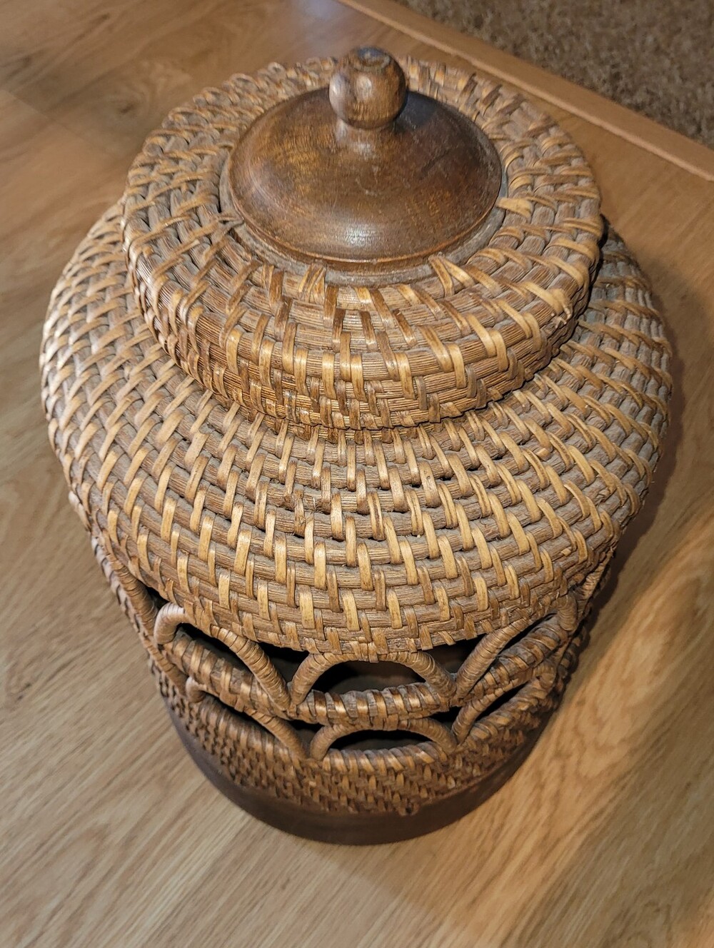 Vintage Wicker Basket - Picture 7 of 8